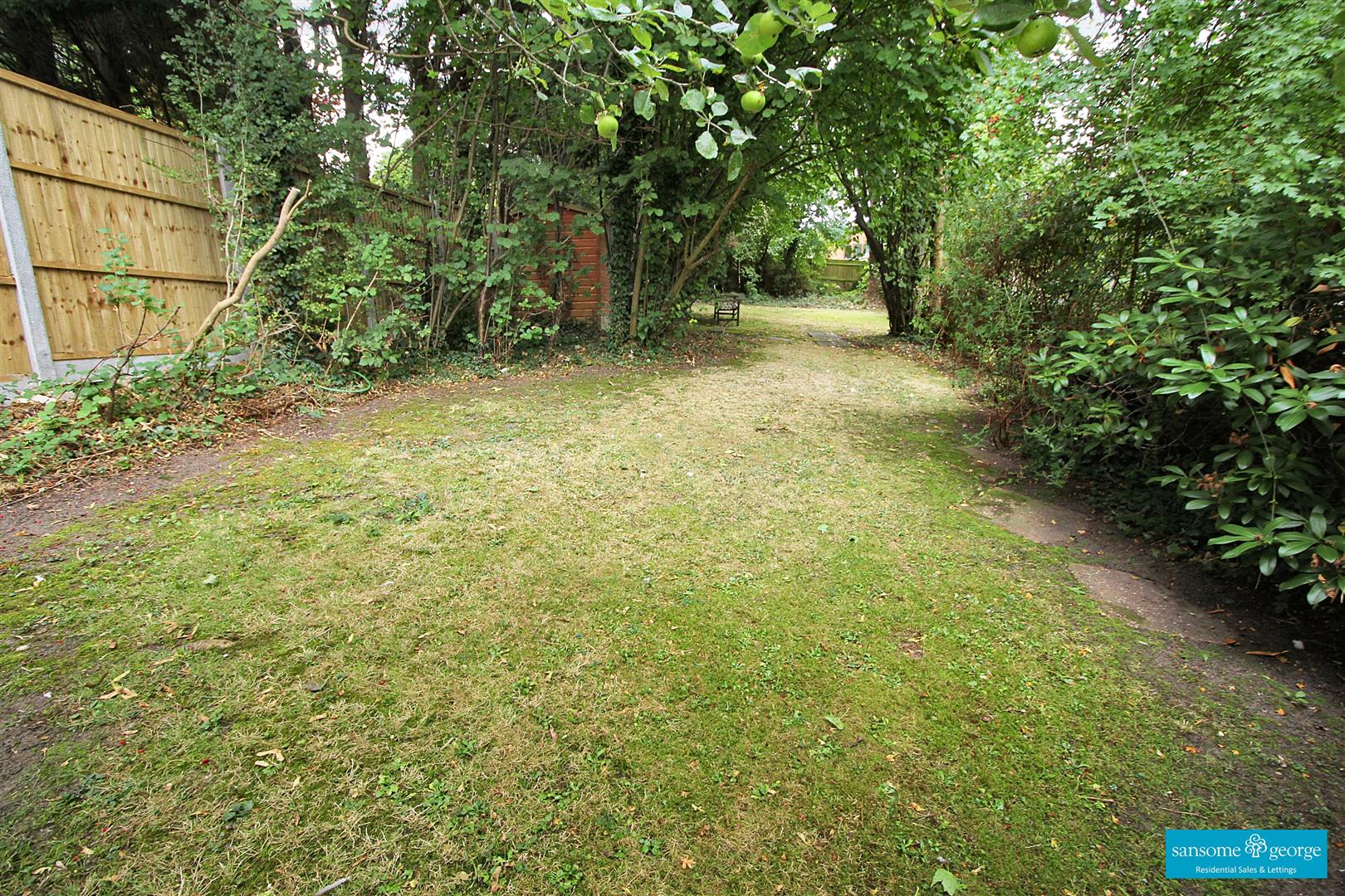 5 bed property in Ennerdale Road, Reading
